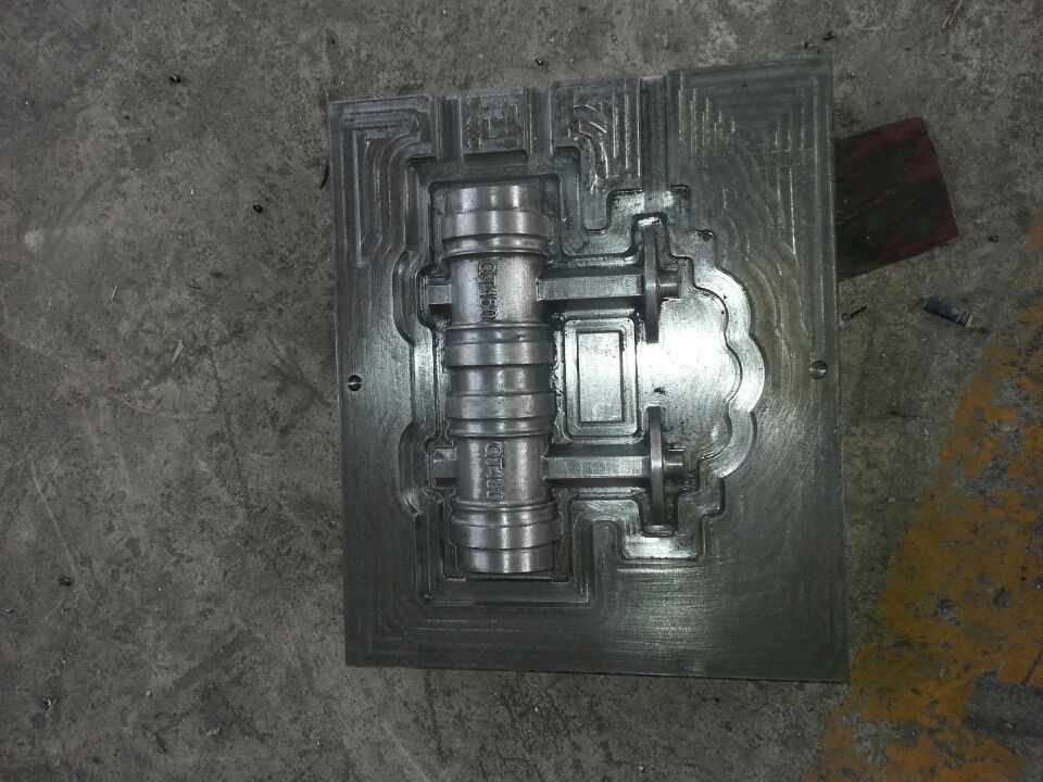 模具铸造：铸造模具和塑料件模具有什么区别?